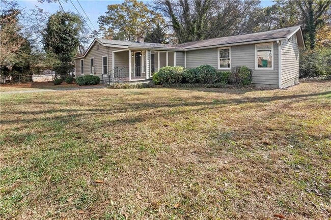 Building Photo - 2314 Wayside Dr