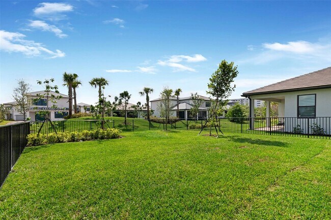 Photo - 4470 Waterside Dr