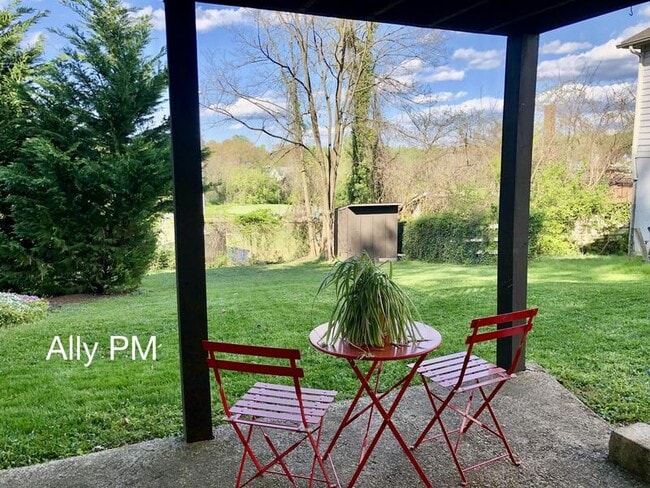 Photo - 925 Henry Ave Unit B - 1