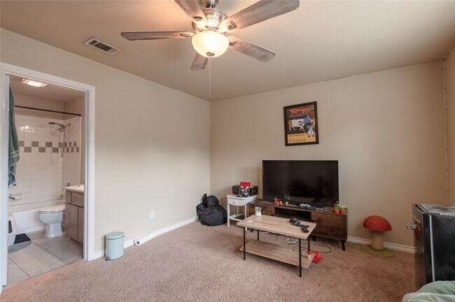 Photo - 104 Yegua Cir