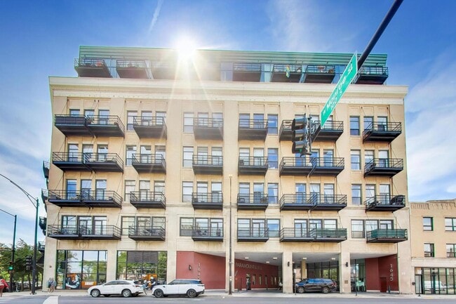 Photo - 1645 W Ogden Ave