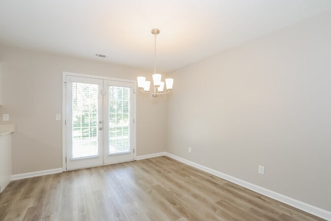 Photo - 2994 Raintree Dr SE