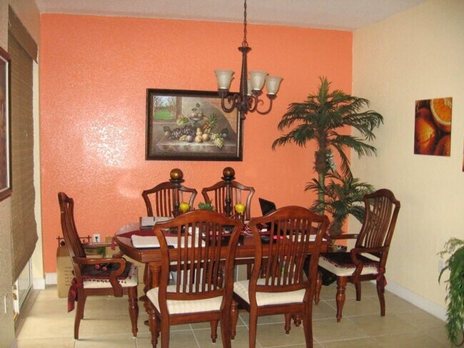 Photo - 1118 Shoma Dr