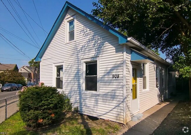 Building Photo - 908 Starkweather Ave Rental