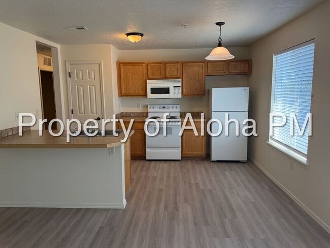 Photo - 1033 W Pine Ave