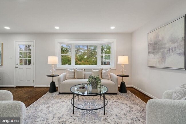 Photo - 2711 Groveton St