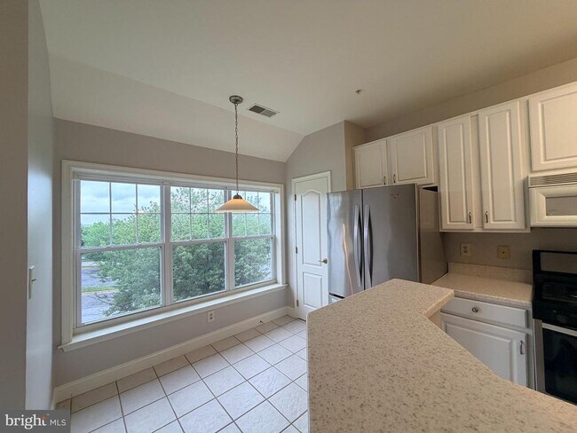 Photo - 2100 Ganton Green Unit B-304