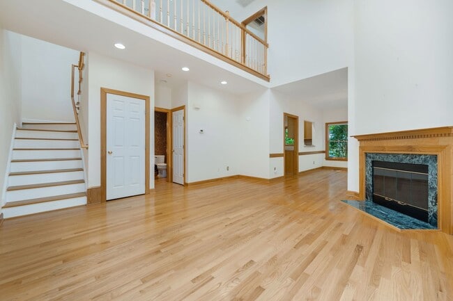 Photo - Light filled 2 bed, 2.5 bath townhome with garage minutes from UNC