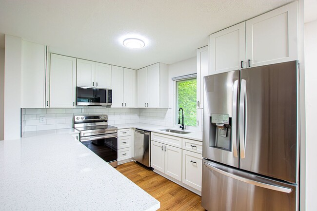 Photo - 722 S 153rd Cir