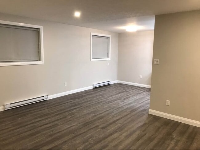 Photo - LIKE NEW! 2 Bedroom Apartment with Parking * St. Thomas * Available NOW Unit 101
