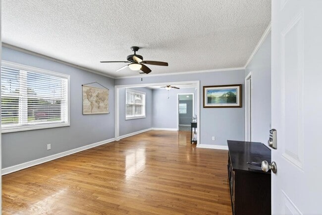 Photo - 6635 Blackwood Dr