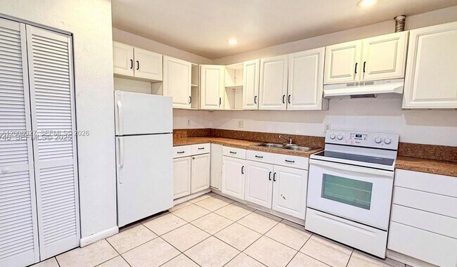 Photo - 5100 SW 41st St Unit 115