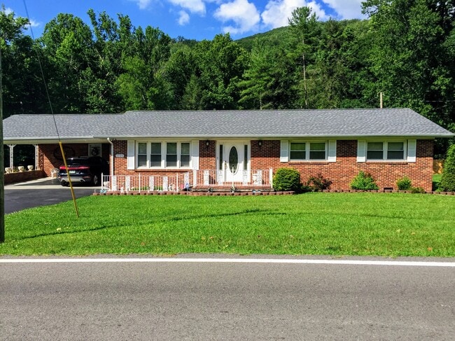 Building Photo - 1135 Rock Creek Rd Rental
