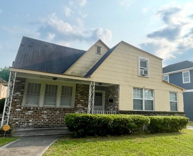 Photo - VP Real Estate 21 Unit 2 - Main Upper
