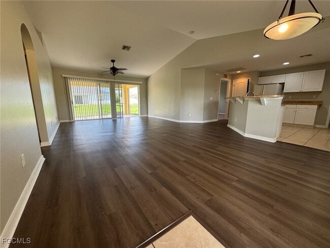 Photo - 3205 43rd St W