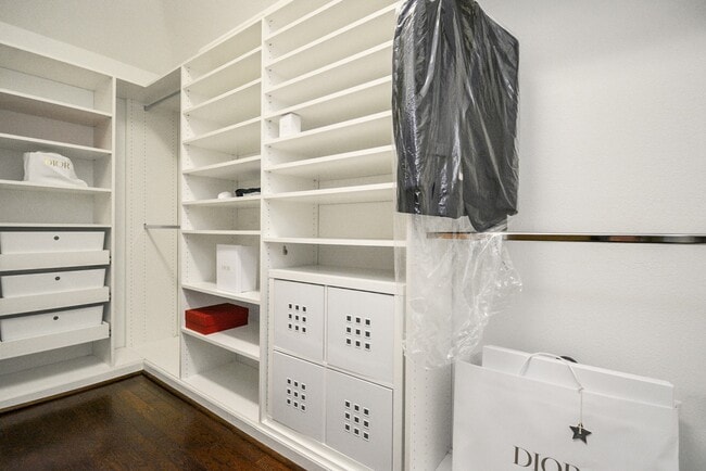 Building Photo - 12906 Kingsbridge Ln