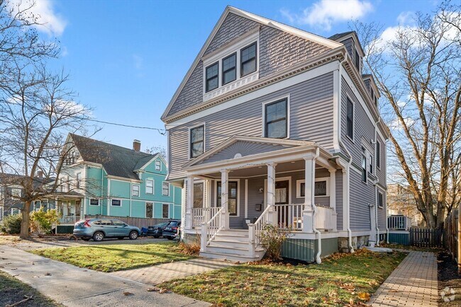 Building Photo - 18 Wyman St Unit 2 Rental