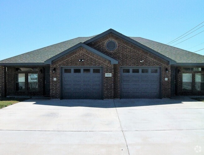 Building Photo - Spacious 2-Bedroom Home on Corner Lot  Vie...