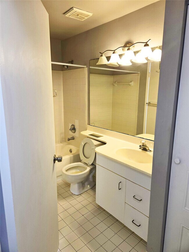 Photo - 922 Coral Club Dr Unit 922