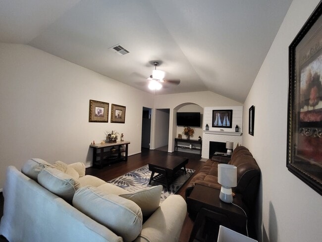 Building Photo - 10739 Chestnut Path Way