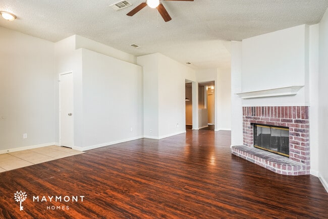 Photo - 2111 Dandelion Dr