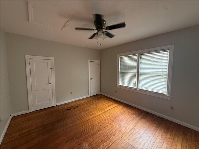 Photo - 450 Williams St