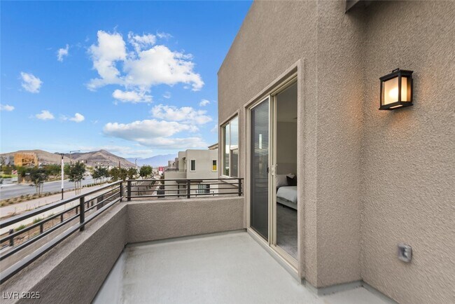 Photo - 1507 Hopeful Lark Ln