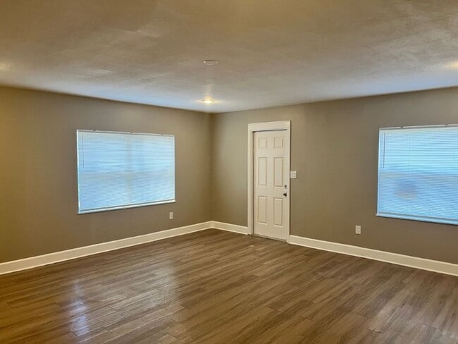 Photo - 1539 Hialeah St