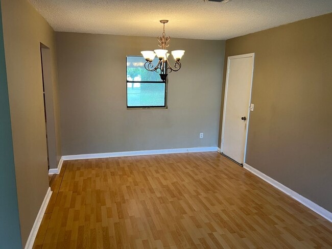 Photo - 203 Courtney Pl