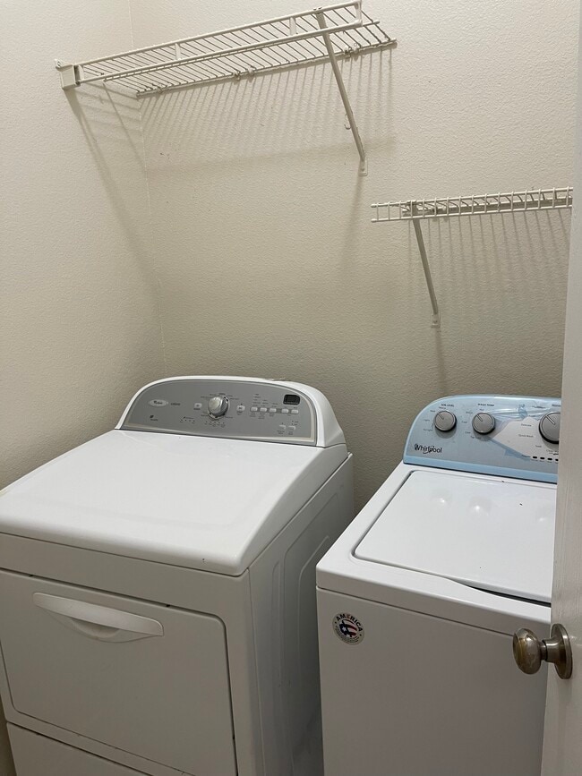 Photo - 800 Buttercup Ln