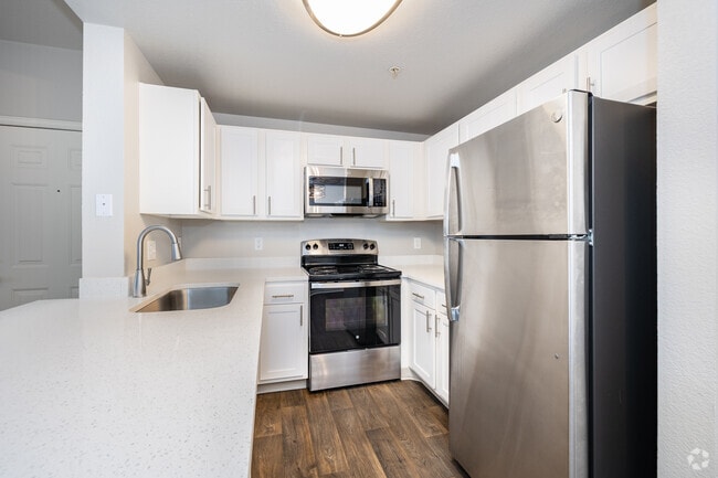 1BR, 1BA - 718SF - The Manzanita - Kitchen - Tanemara Apartment Homes