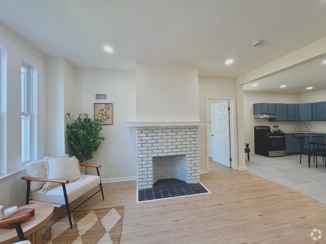 Building Photo - 122 Shephard Ave Rental