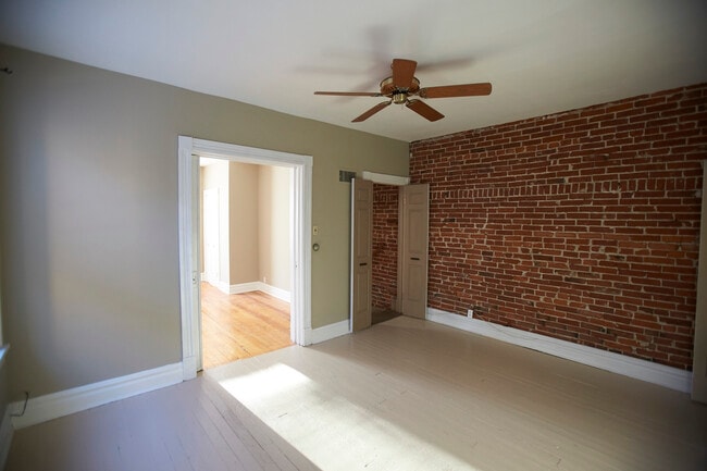 Building Photo - 1112 Tamm Ave Rental