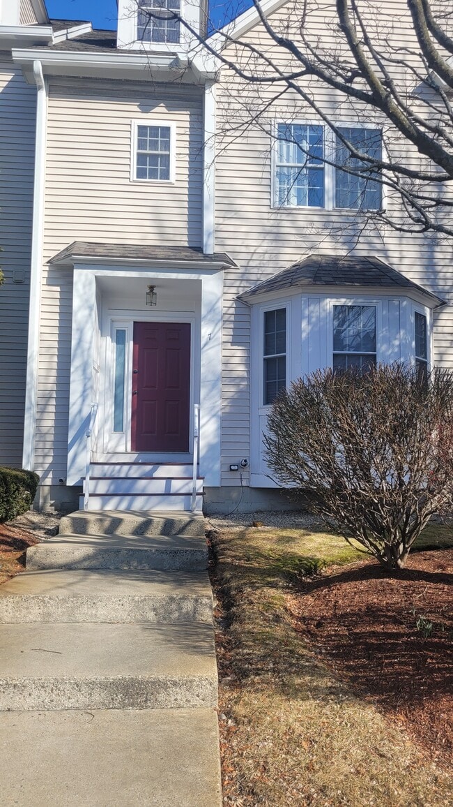 Photo - 555 Main St