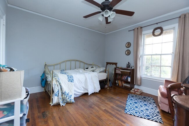 Photo - Split- Level Unit in Normaltown!