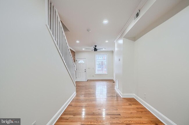 Photo - 404 N Robinson St