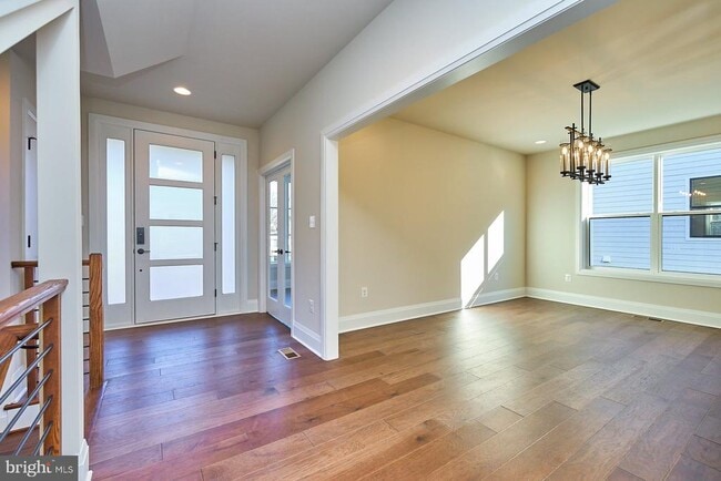 Photo - 6845 Churchill Rd