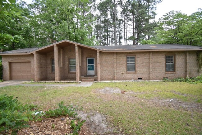 Building Photo - Coming Soon! 3 Bedroom and 2 Bath (Pets Considered)