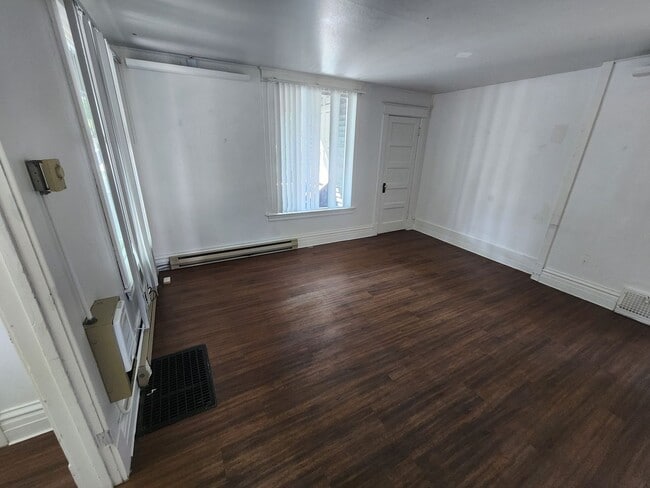 Photo - 455 NE Campus St Unit 2