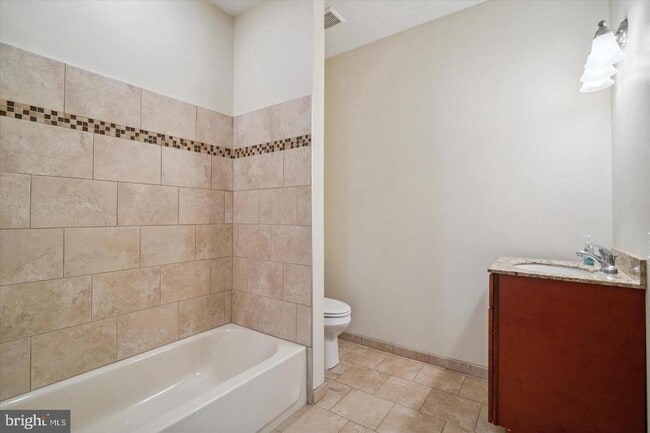 Photo - 118 RICHMOND St Unit 2B