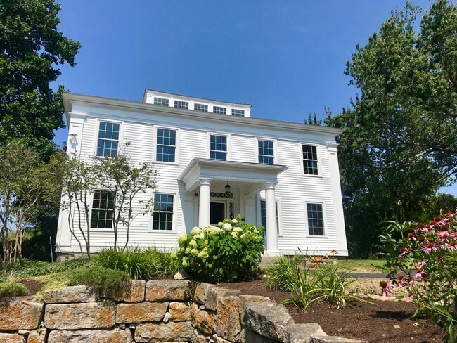 Building Photo - 46 Hopkins Ln Unit 1A