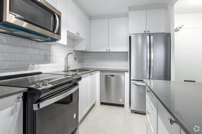 1BR, 1BA - 706SF - Kitchen - 2233 - 2235 Hurontario Street