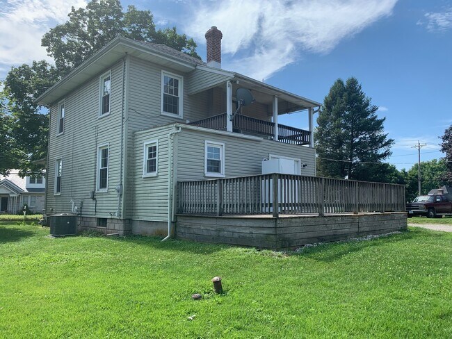 Photo - 3 Bedroom 1.5 Bath House, Garage, West York SD