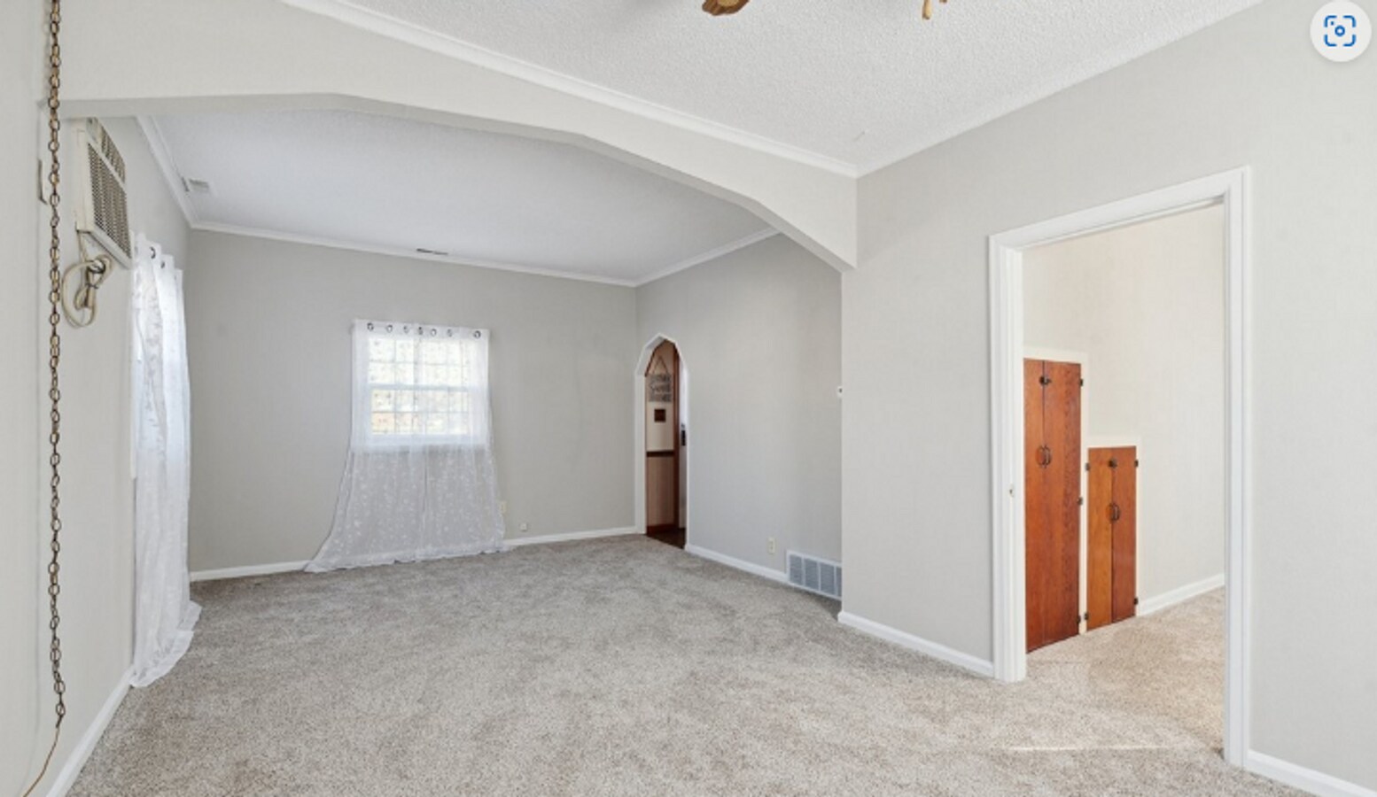 Photo - Cute 2 Bed 1 Bath Located by University of... House