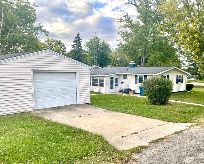 201 W 7th St House House Rental in Spring Valley, IL