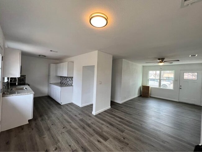 Photo - 2222 Duchess Dr