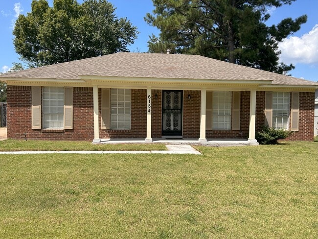 Building Photo - Cranbury Park Dr.