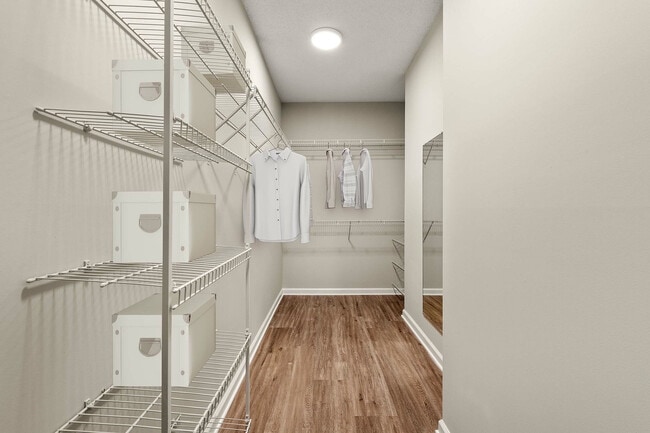 Farrington Midtown - Closet - Farrington Midtown