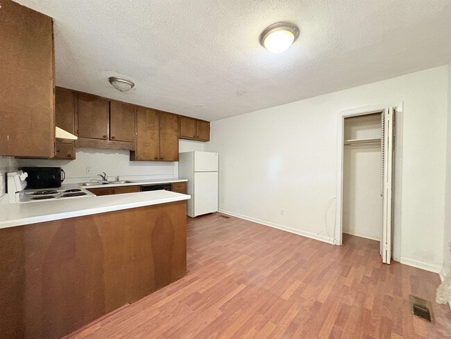 Photo - 821 Cherry St