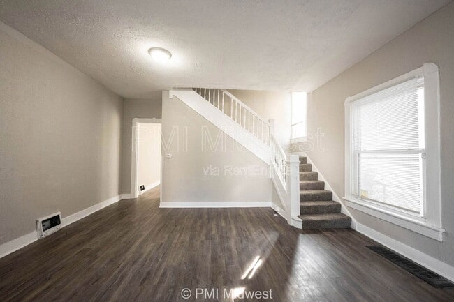 Photo - 101 N State Ave